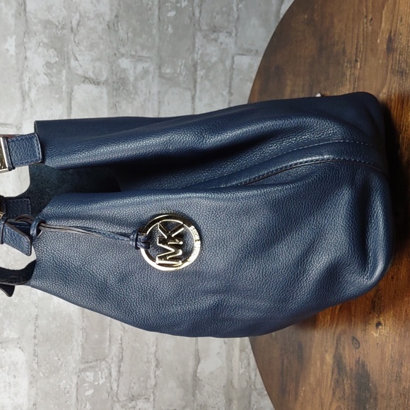 Michael Kors "Colgate" Reversible Leather/Suede Shoulder Bag - Picture 3 of 14